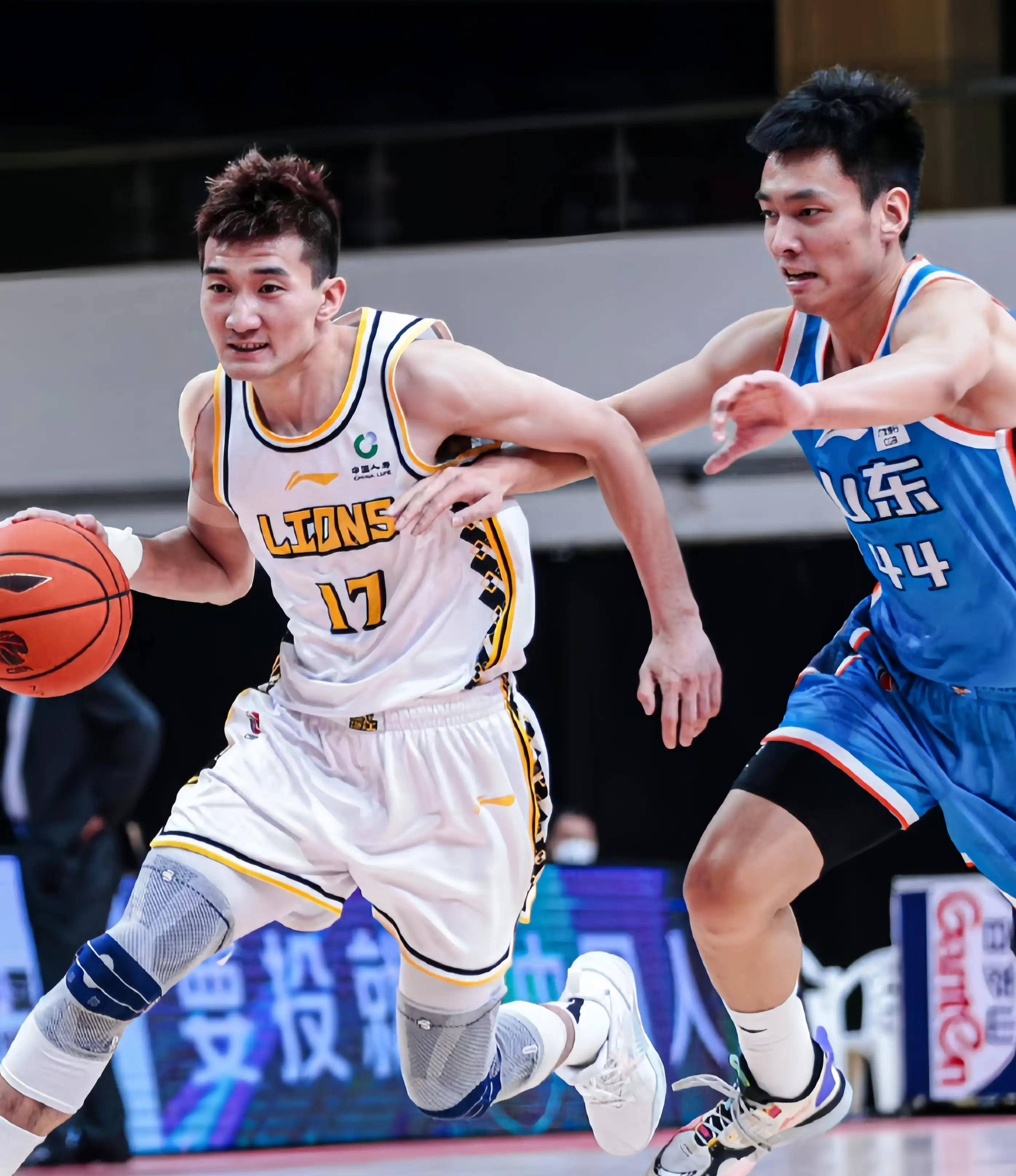 主教练李毅 主教练李毅